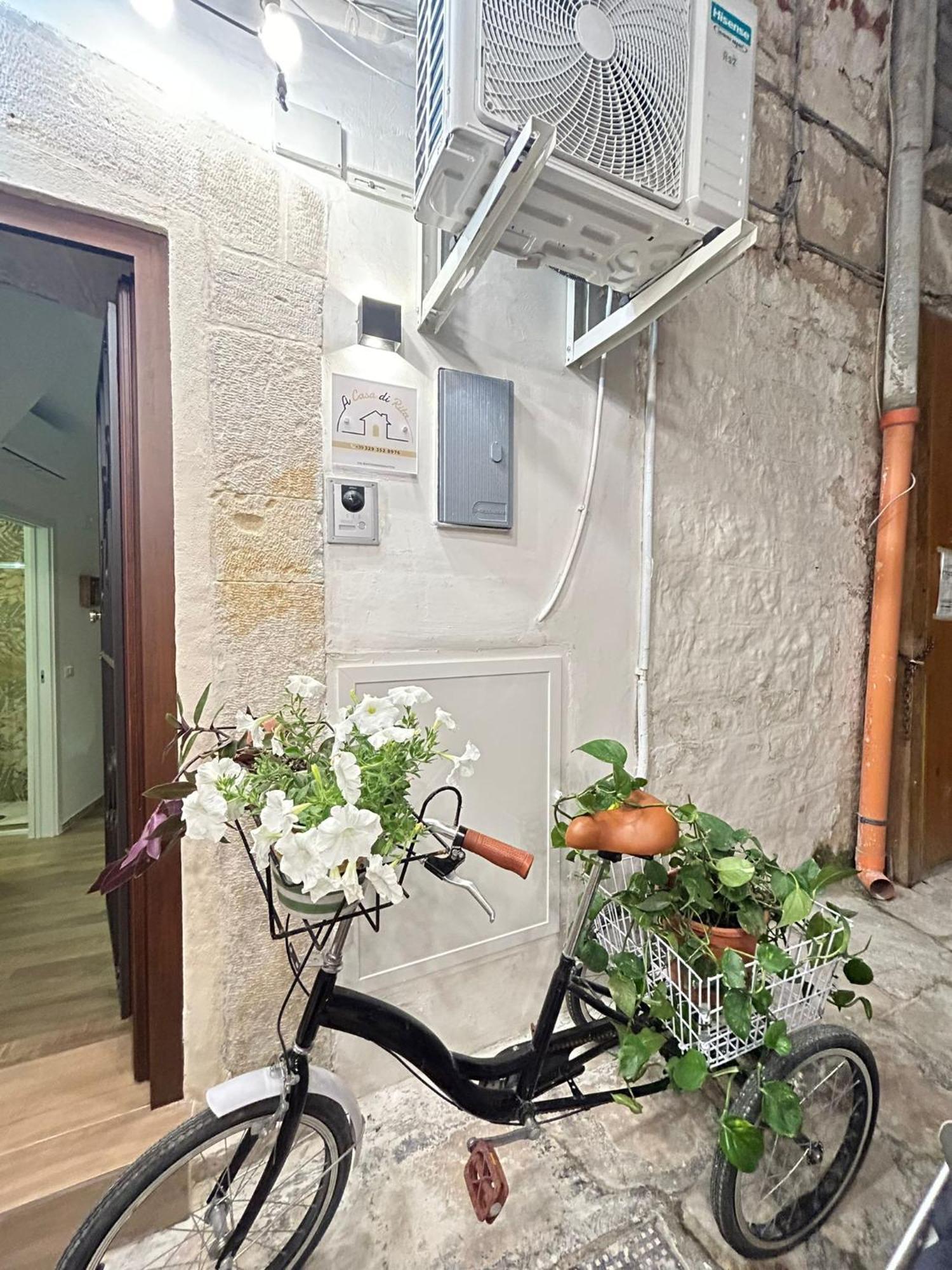A Casa Di Rita Apartment Bari Exterior photo